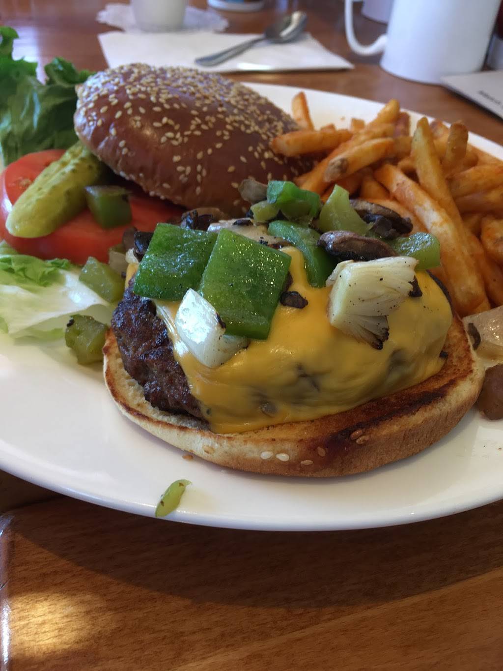 Ellys Pancake House | bakery | 1142 W Devon Ave, Elk Grove Village, IL 60007, USA | 8479239000 OR +1 847-923-9000