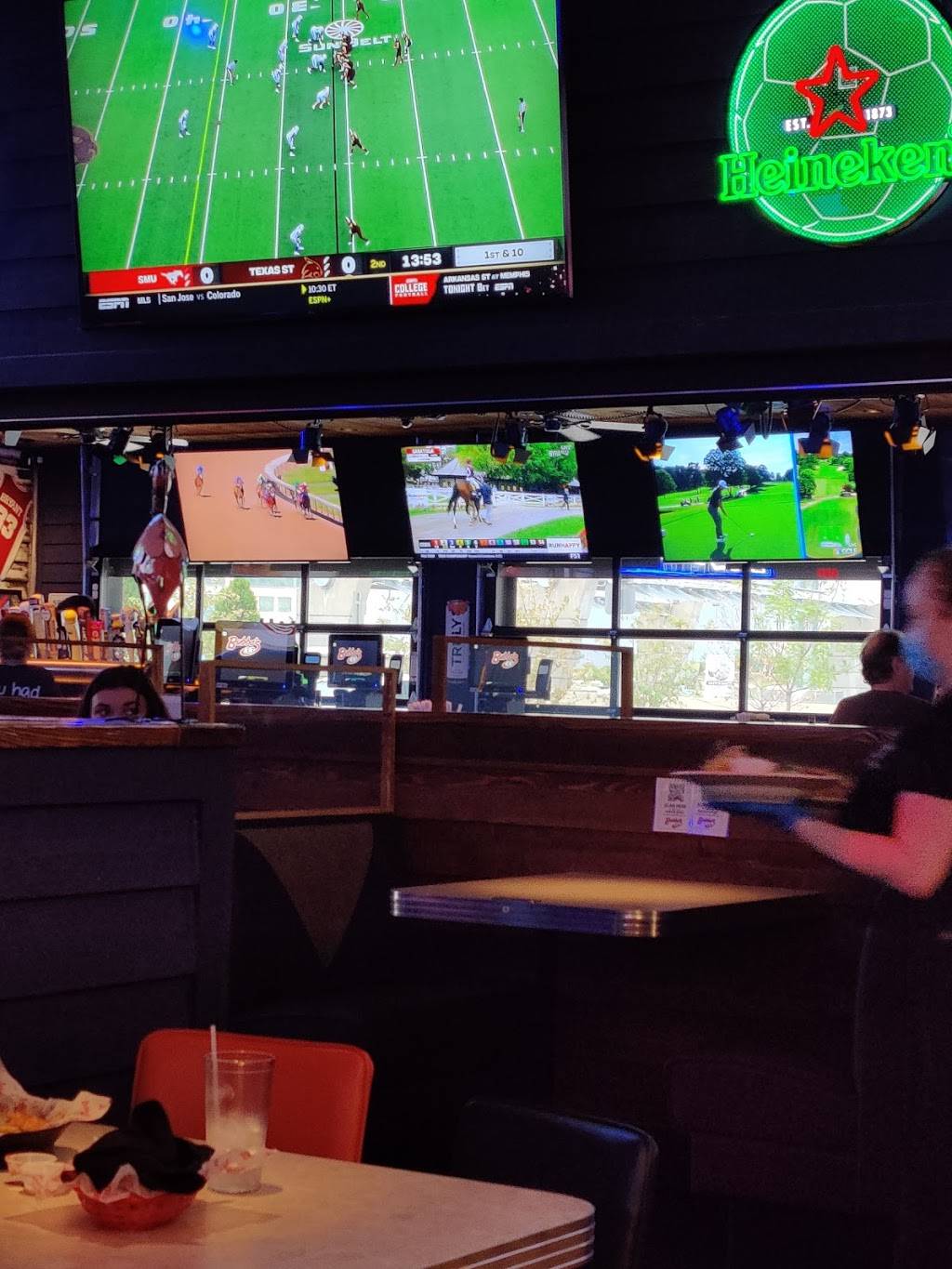 Bubbas 33 | restaurant | 4025 TX-121, The Colony, TX 75056, USA | 4693842470 OR +1 469-384-2470