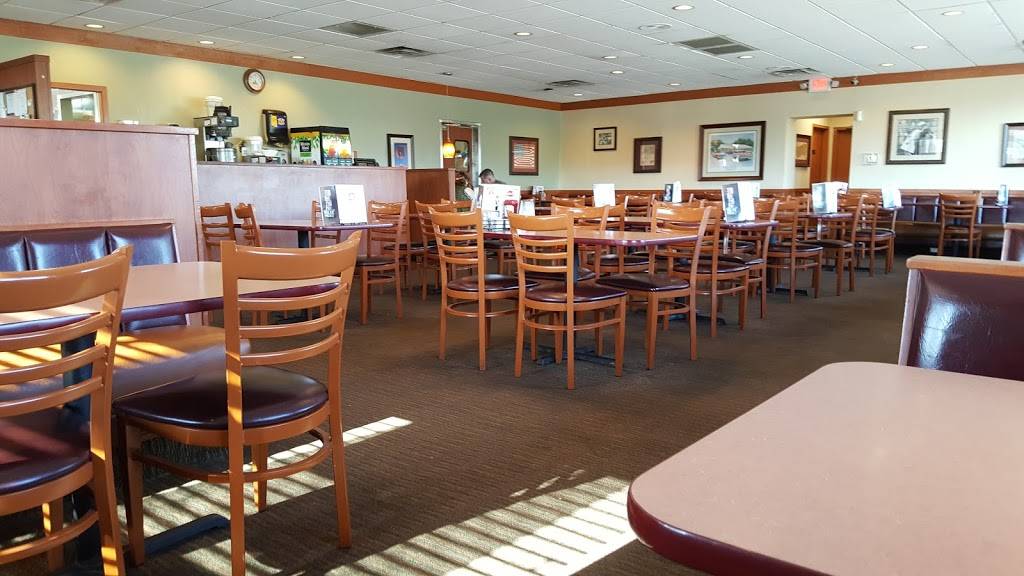 Dennys | restaurant | 1500 SW Wanamaker Rd, Topeka, KS 66604, USA | 7852715599 OR +1 785-271-5599