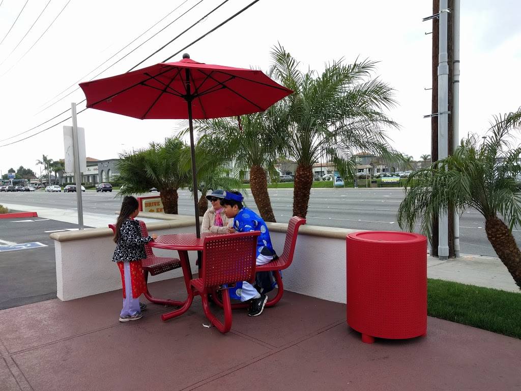 Wienerschnitzel | restaurant | 13872 Goldenwest St, Westminster, CA 92683, USA | 7148912382 OR +1 714-891-2382