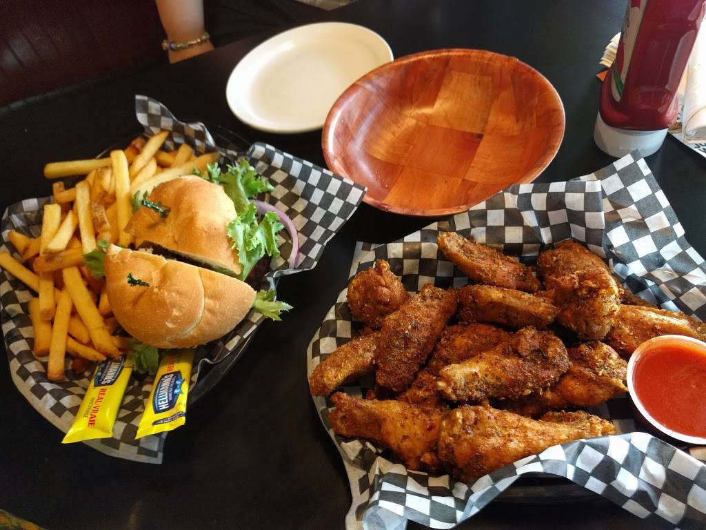 Howl At The Moon | restaurant | 1271 Victoria St N, Kitchener, ON N2B 3E1, Canada | 5195787205 OR +1 519-578-7205