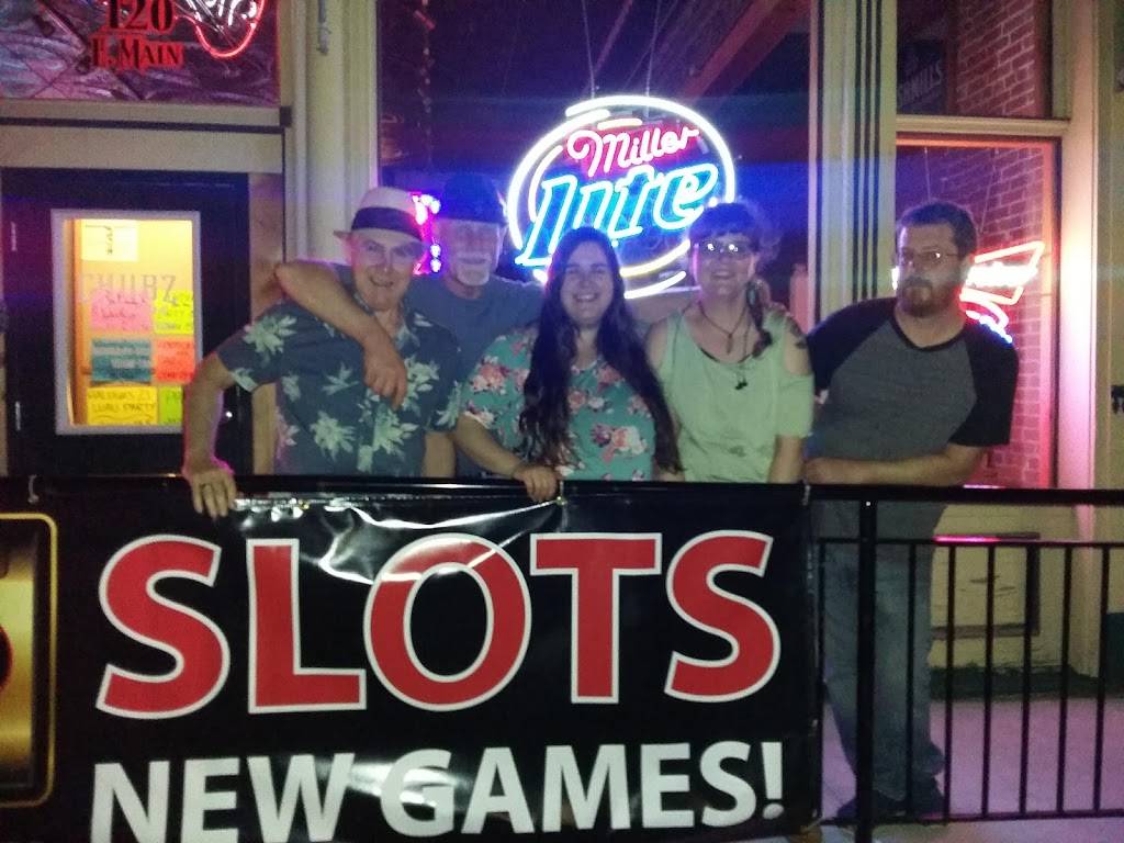 Chubz Pub & Grub | restaurant | 120 E Main St, Warren, IL 61087, USA | 8157453333 OR +1 815-745-3333