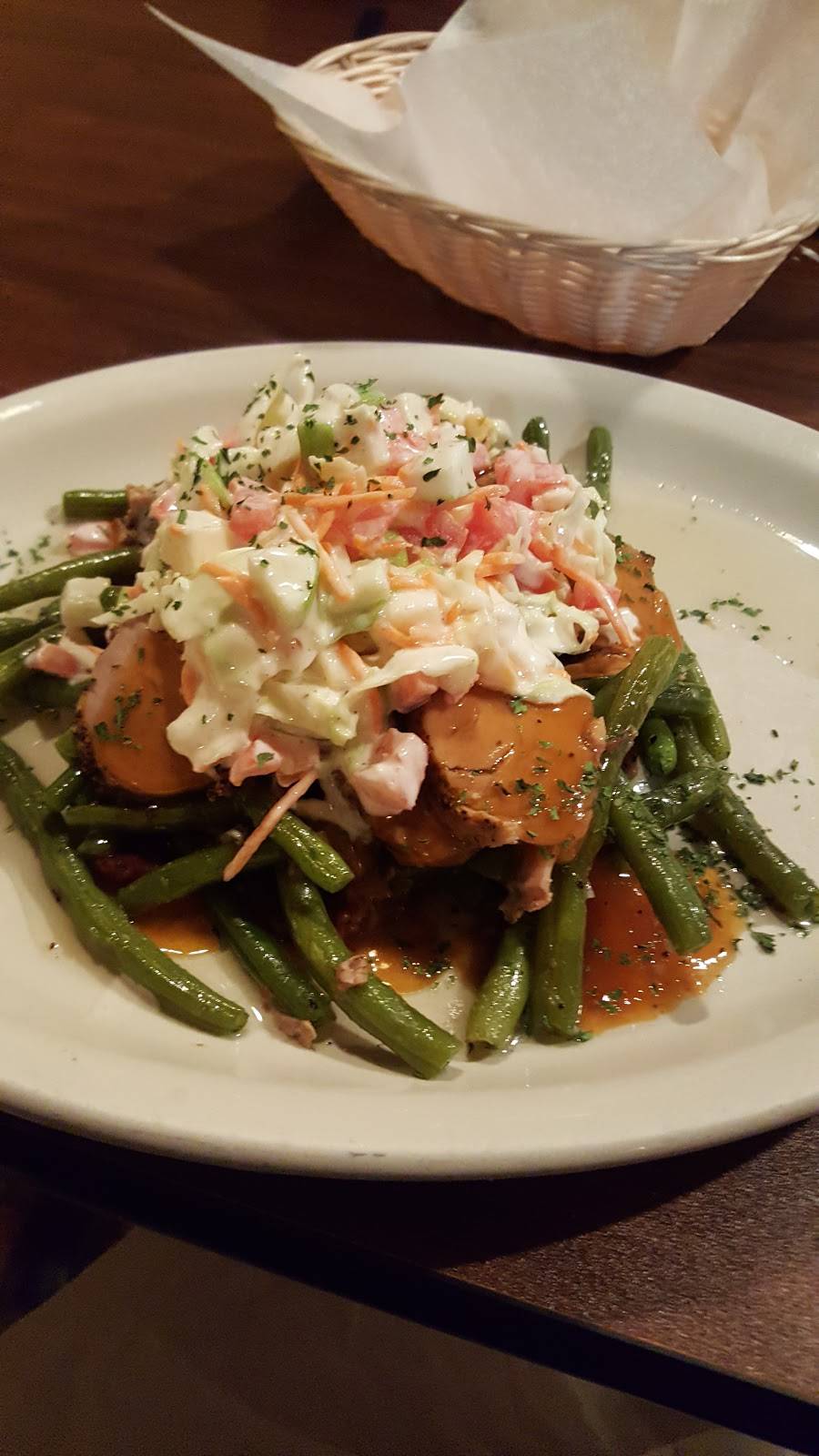 Lucas Italian Restaurant | restaurant | 932 Cycle Ln, South Hill, VA 23970, USA | 4344473211 OR +1 434-447-3211