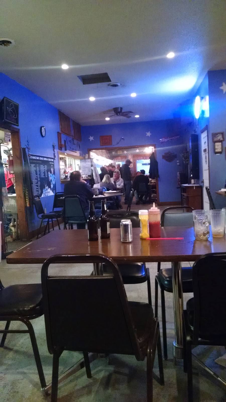 Cliffs Place | restaurant | 1404 Easton Ave, Waverly, IA 50677, USA | 3192763114 OR +1 319-276-3114