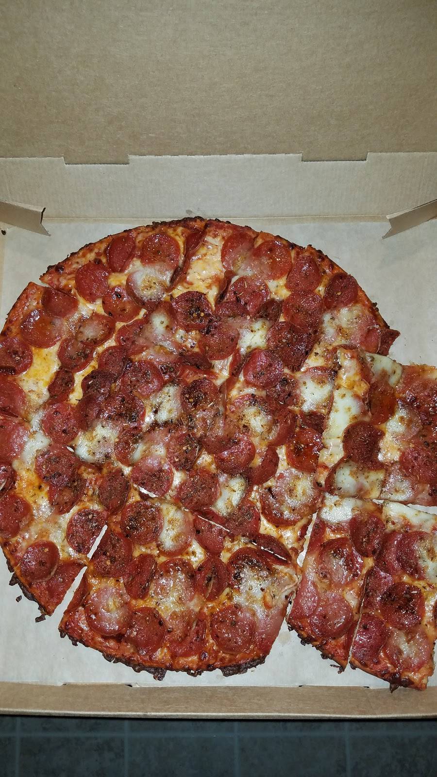 Donatos Pizza | restaurant | 8880 E 96th St, Fishers, IN 46037, USA | 3175958844 OR +1 317-595-8844