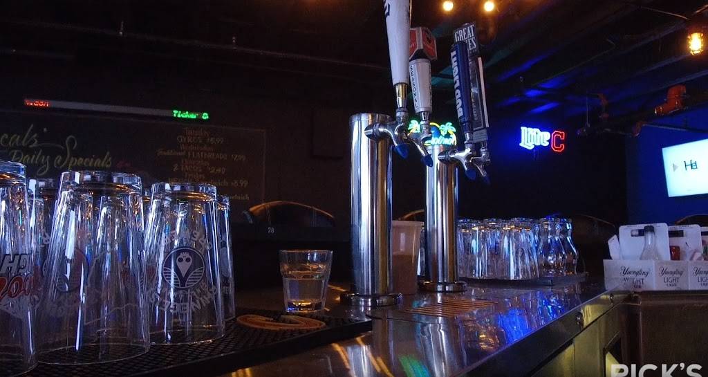 Locals On The Lakes | restaurant | 530 Portage Lakes Drive, Akron, OH 44319, USA | 3307945157 OR +1 330-794-5157