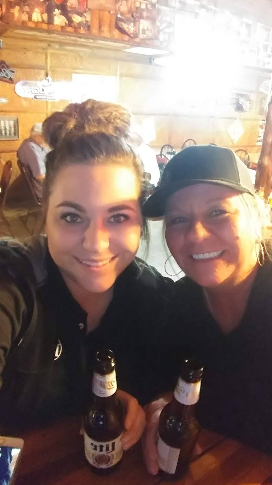 Redneck Grill | restaurant | 207 4th St, Blum, TX 76627, USA | 2548745278 OR +1 254-874-5278