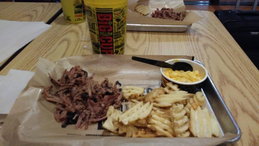 Dickeys Barbecue Pit | restaurant | 1636 Hendersonville Rd, Asheville, NC 28803, USA | 8282775221 OR +1 828-277-5221