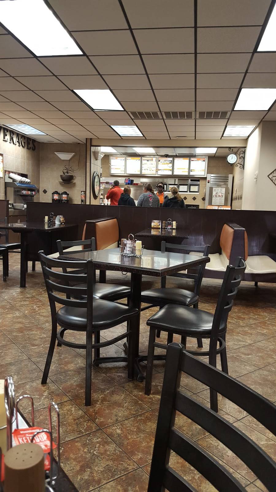 Whataburger | restaurant | 2321 S Jefferson Ave, Mt Pleasant, TX 75455, USA | 9035723115 OR +1 903-572-3115