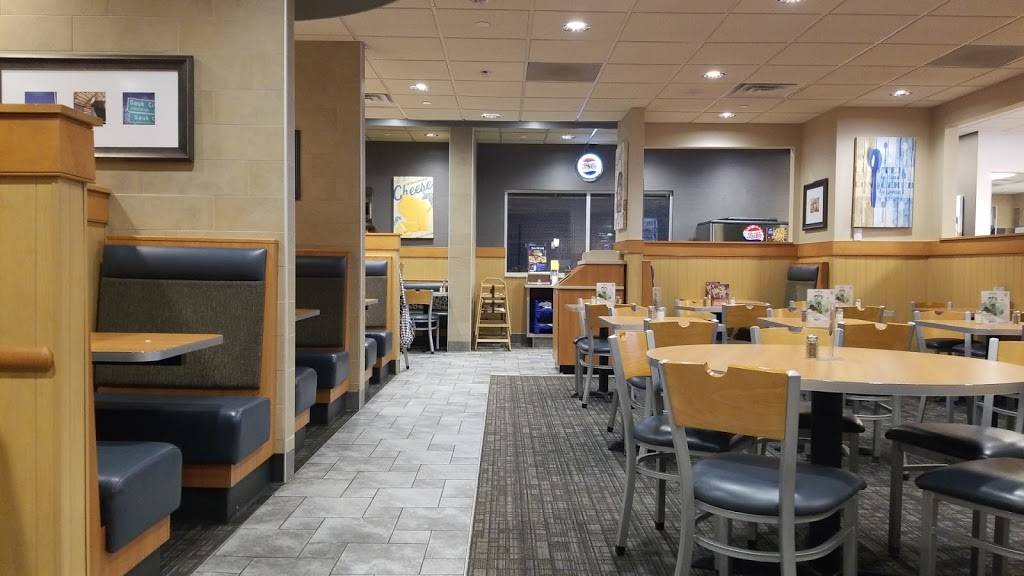 Culvers | restaurant | 3900 E Grand River Ave, Howell, MI 48843, USA | 5172255907 OR +1 517-225-5907