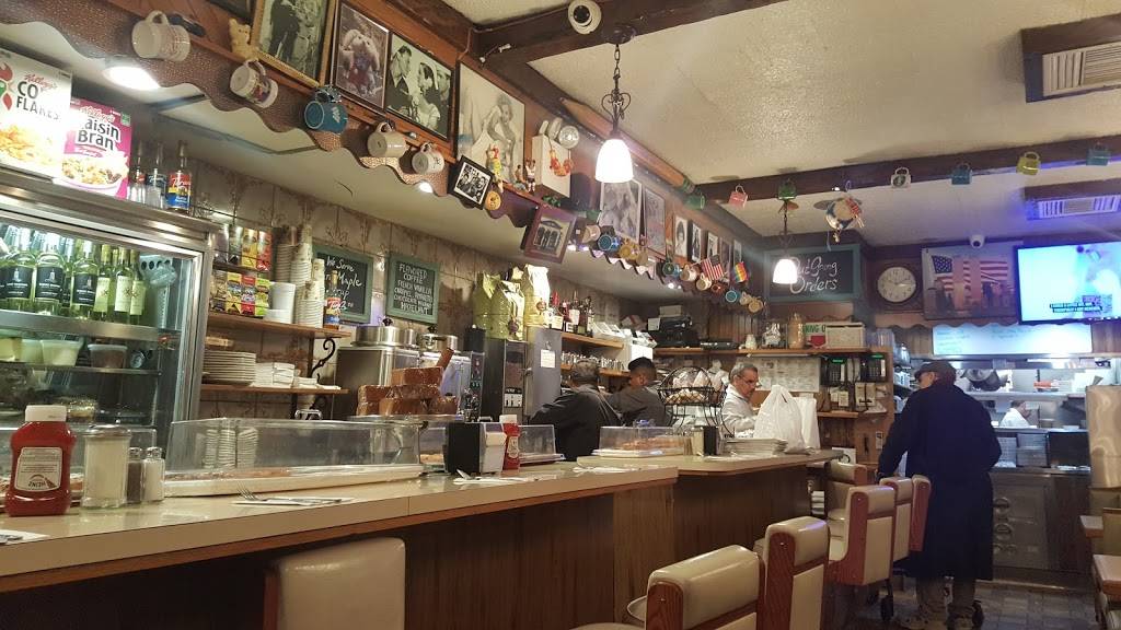 Chelsea Square | restaurant | 368 W 23rd St, New York, NY 10011, USA | 2126915400 OR +1 212-691-5400