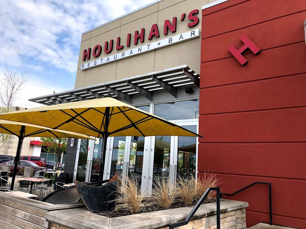 Houlihans | restaurant | 14065 Town Center Blvd, Noblesville, IN 46060, USA | 3177031025 OR +1 317-703-1025