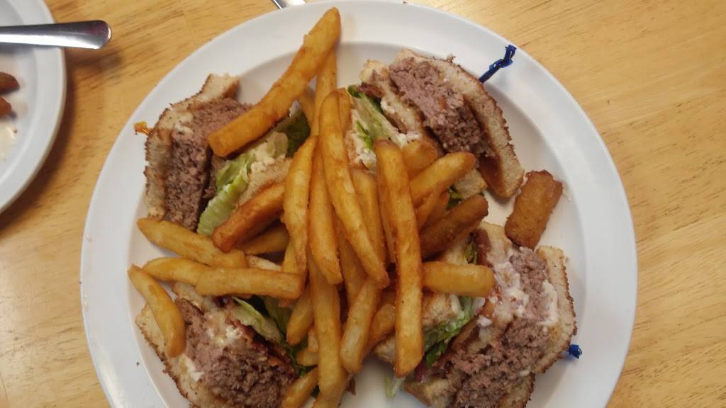 Debbies Diner | cafe | 112 E Merrit Island Causeway, Merritt Island, FL 32952, USA | 3214593209 OR +1 321-459-3209