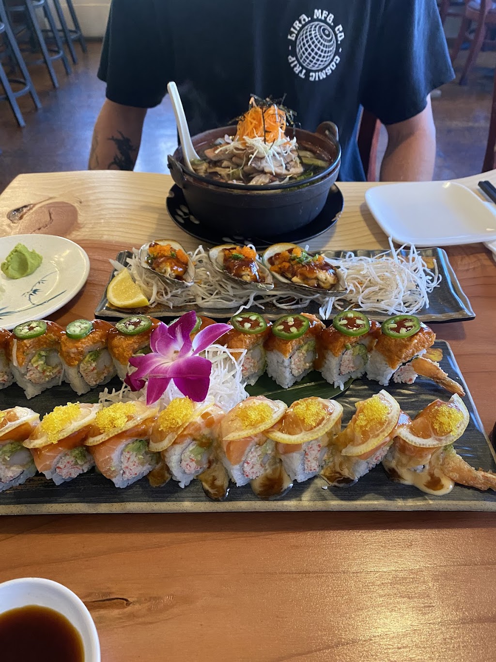 Umi Sushi | restaurant | 100 E California St, Jacksonville, OR 97530, USA | 5417022258 OR +1 541-702-2258
