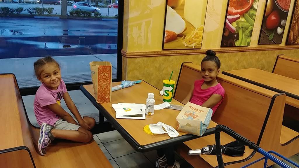 Subway | restaurant | 1321 E Vine St, Kissimmee, FL 34744, USA | 4075189306 OR +1 407-518-9306