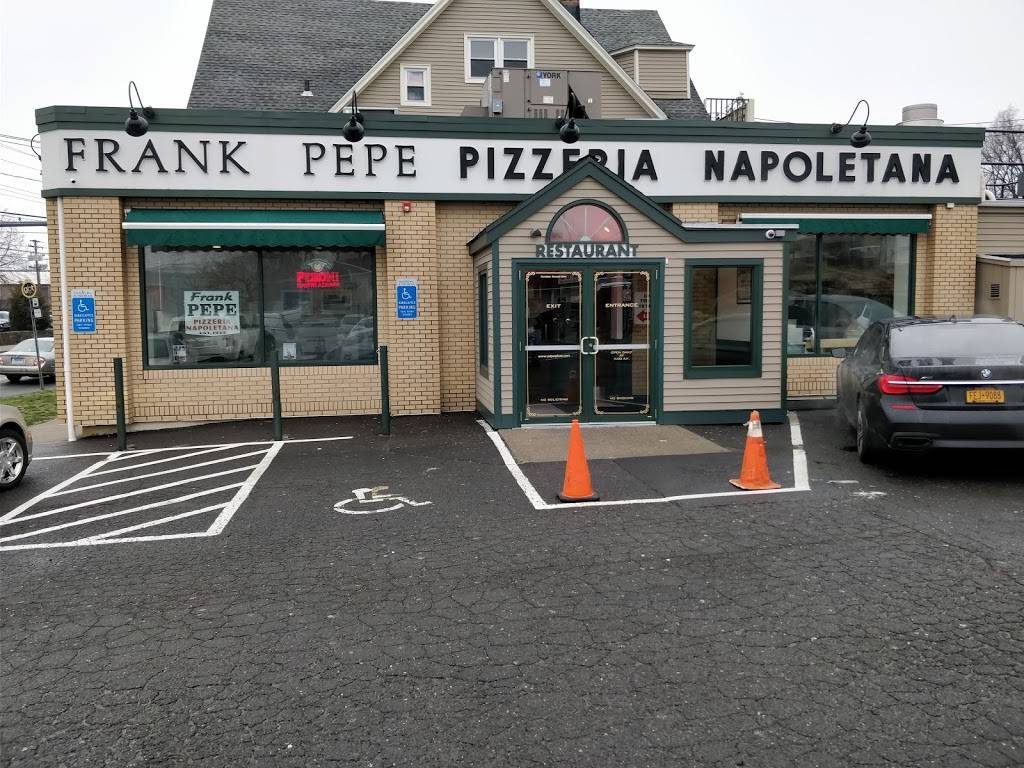 Frank Pepe Pizzeria Napoletana | restaurant | 238 State St Ext, Fairfield, CT 06825, USA | 2033337373 OR +1 203-333-7373