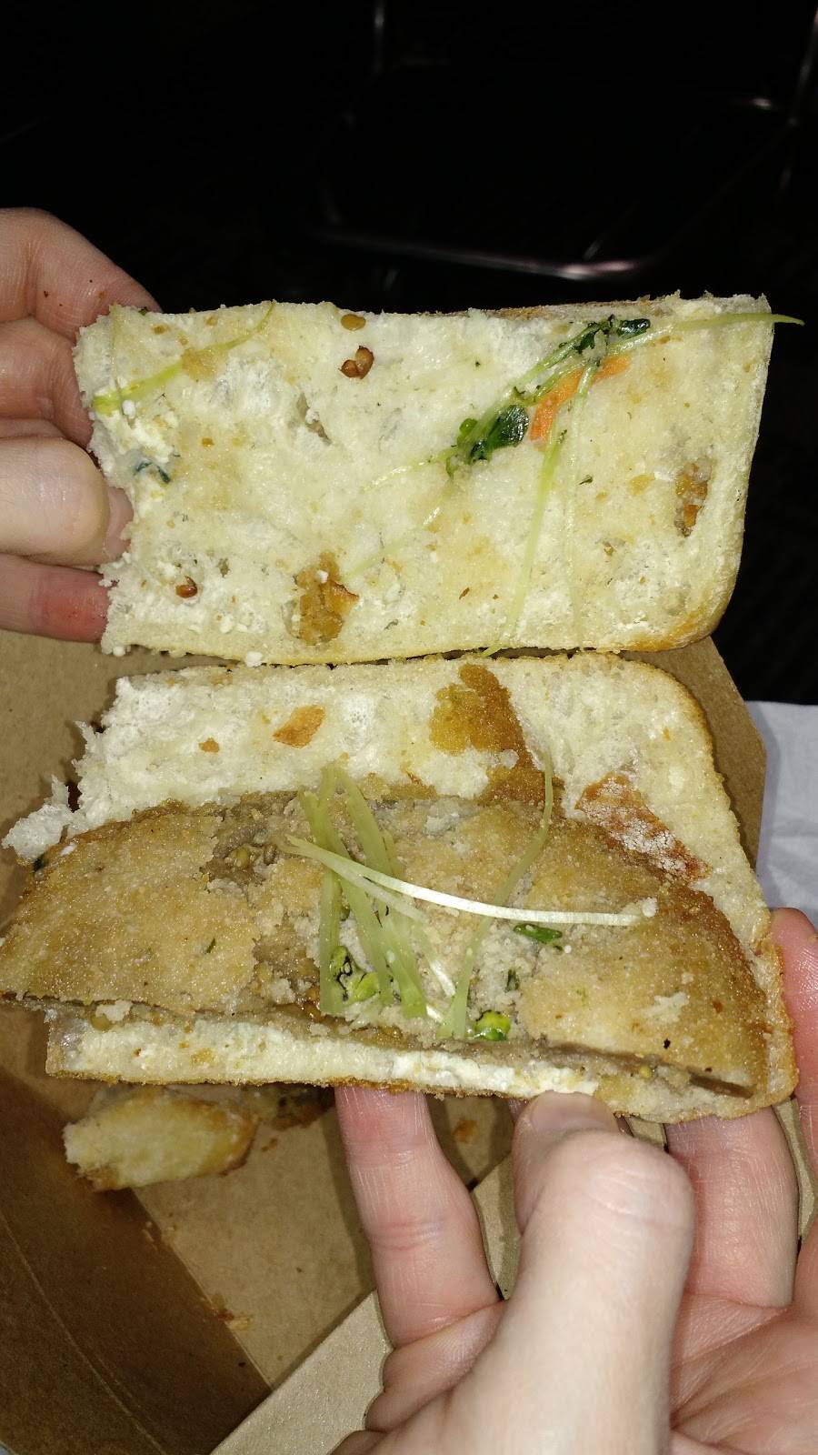 Grobbel’s Gourmet Deli | restaurant | McNamara Terminal, Between Gates A8 and A10, Worldgateway Pl, Detroit, MI 48242, USA | 7342290616 OR +1 734-229-0616