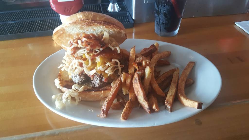 Shepherd Park Draught House | restaurant | 3402 N Shepherd Dr, Houston, TX 77018, USA | 8327671380 OR +1 832-767-1380