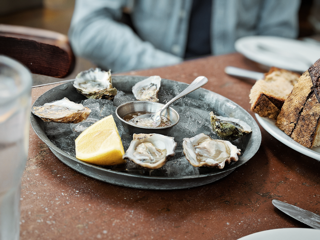 Zuni Café | restaurant | 1658 Market St, San Francisco, CA 94102, USA | 4155522522 OR +1 415-552-2522