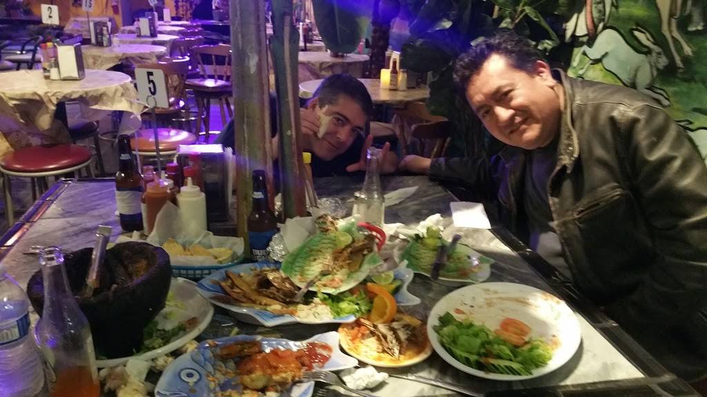 Mariscos La Doña | restaurant | 2201 San Pedro St, Los Angeles, CA 90011, USA | 3236367086 OR +1 323-636-7086