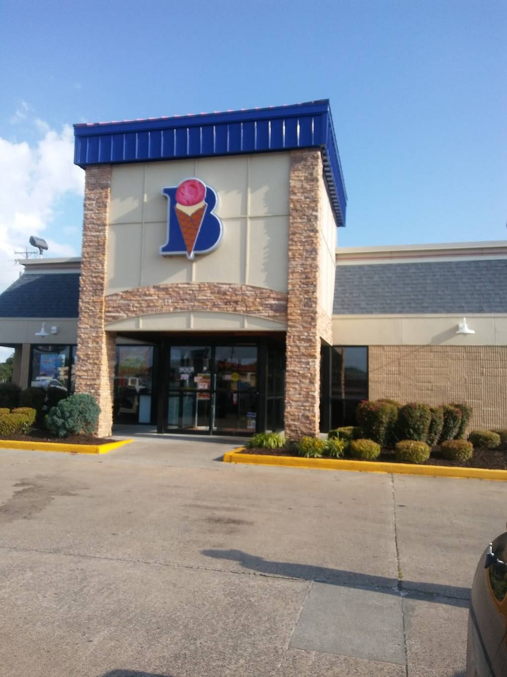 Braums Ice Cream & Burger Restaurant | restaurant | 129 US-71, Alma, AR 72921, USA | 4796324077 OR +1 479-632-4077