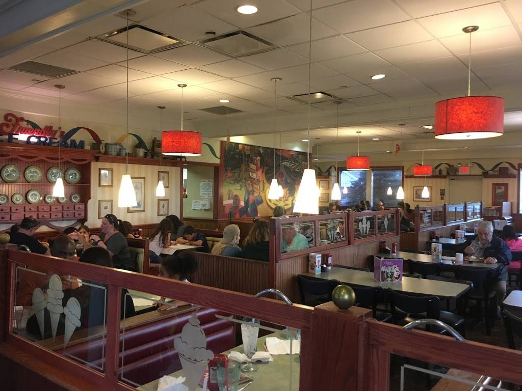 Friendlys | restaurant | 150 Jericho Turnpike, Syosset, NY 11791, USA | 5169210581 OR +1 516-921-0581