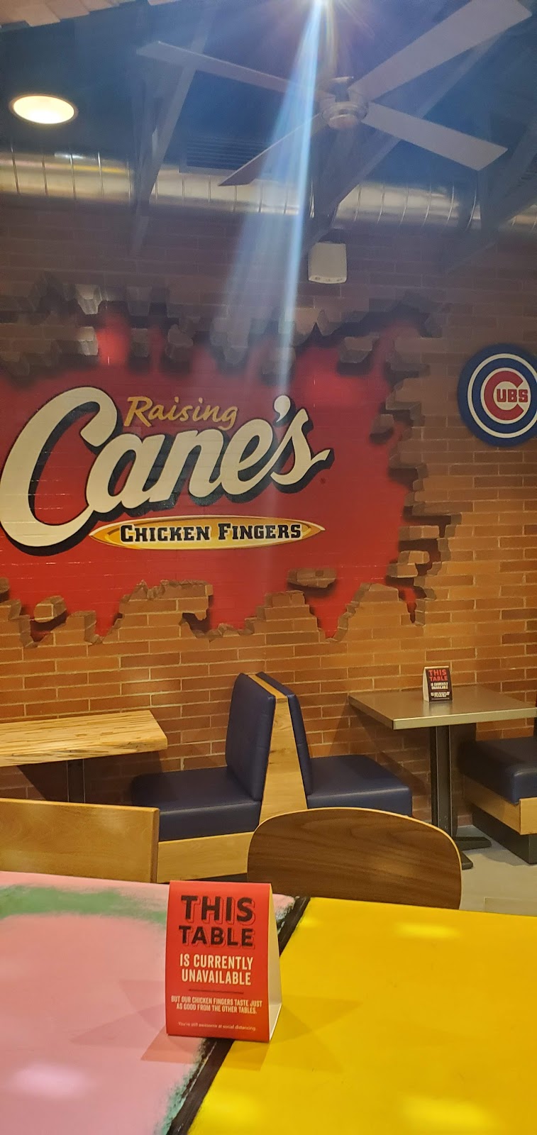 Raising Canes Chicken Fingers | meal takeaway | 3700 N Clark St, Chicago, IL 60613, USA | 7738688272 OR +1 773-868-8272