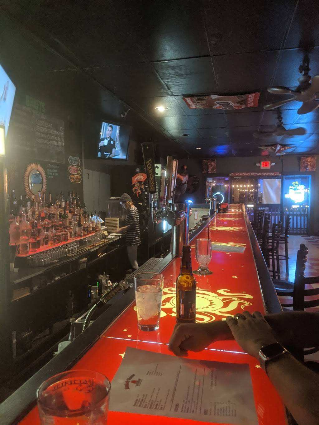 Juniors Bar & Grill | restaurant | 234 King Ave, Columbus, OH 43201, USA | 6147320619 OR +1 614-732-0619