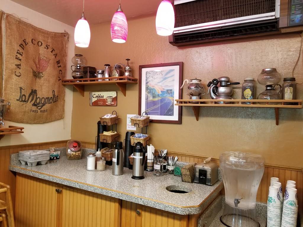 Geppettos Café | cafe | 87 Orinda Way, Orinda, CA 94563, USA | 9252539894 OR +1 925-253-9894