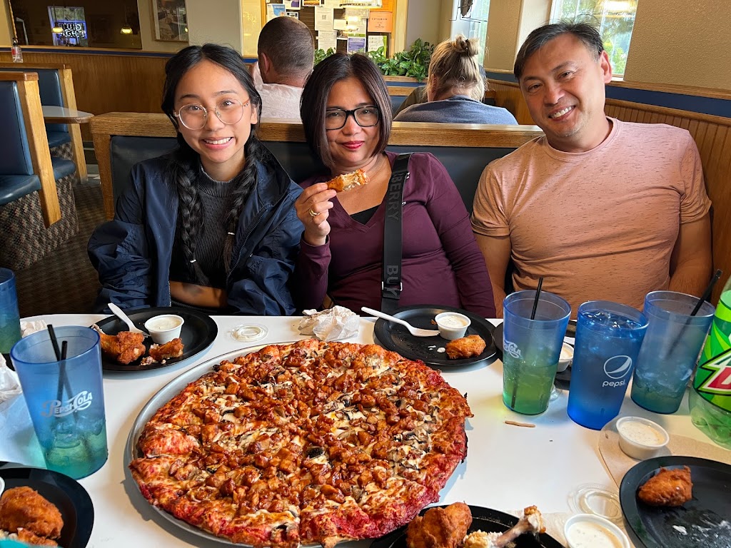 Gepettos Pizza | restaurant | 37227 CA-299, Burney, CA 96013, USA | 5303353789 OR +1 530-335-3789