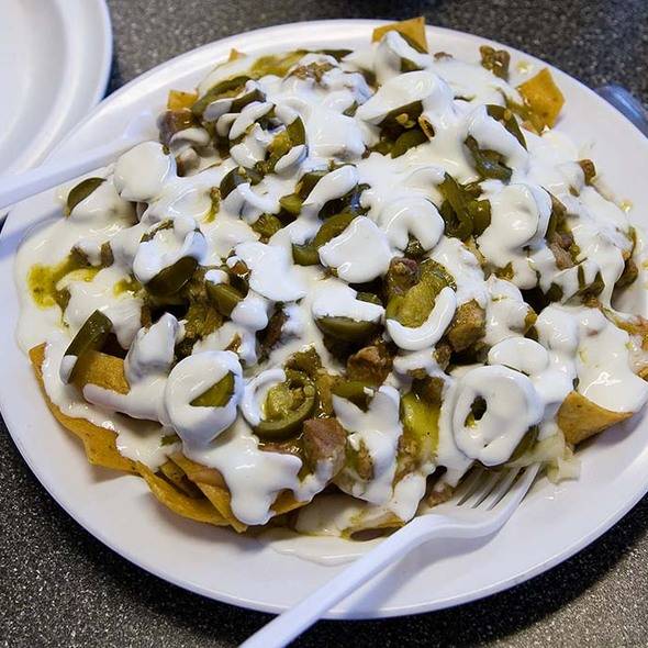 Americana Pizza & Taqueria Hayward | restaurant | 22530 Main St, Hayward, CA 94541, USA | 5108864200 OR +1 510-886-4200