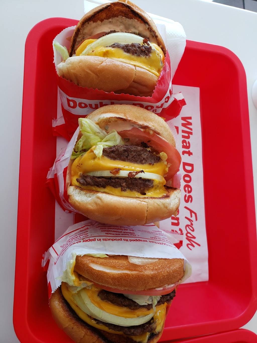 In-N-Out Burger | restaurant | 2305 Compton Ave, Corona, CA 92881, USA | 8007861000 OR +1 800-786-1000