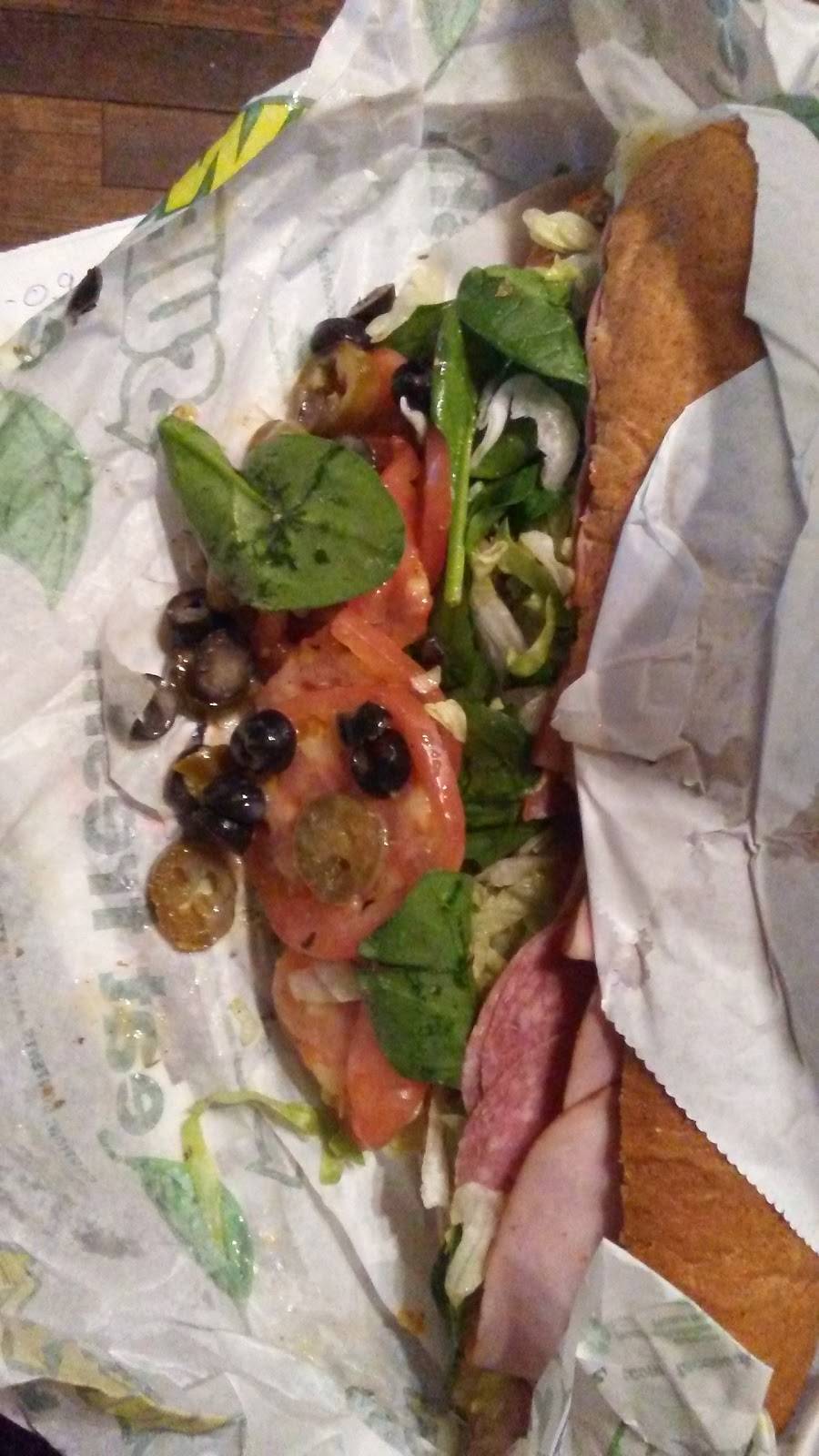 Subway Restaurants | restaurant | 990 W Van Alstyne Pkwy, Van Alstyne, TX 75495, USA | 9034825008 OR +1 903-482-5008