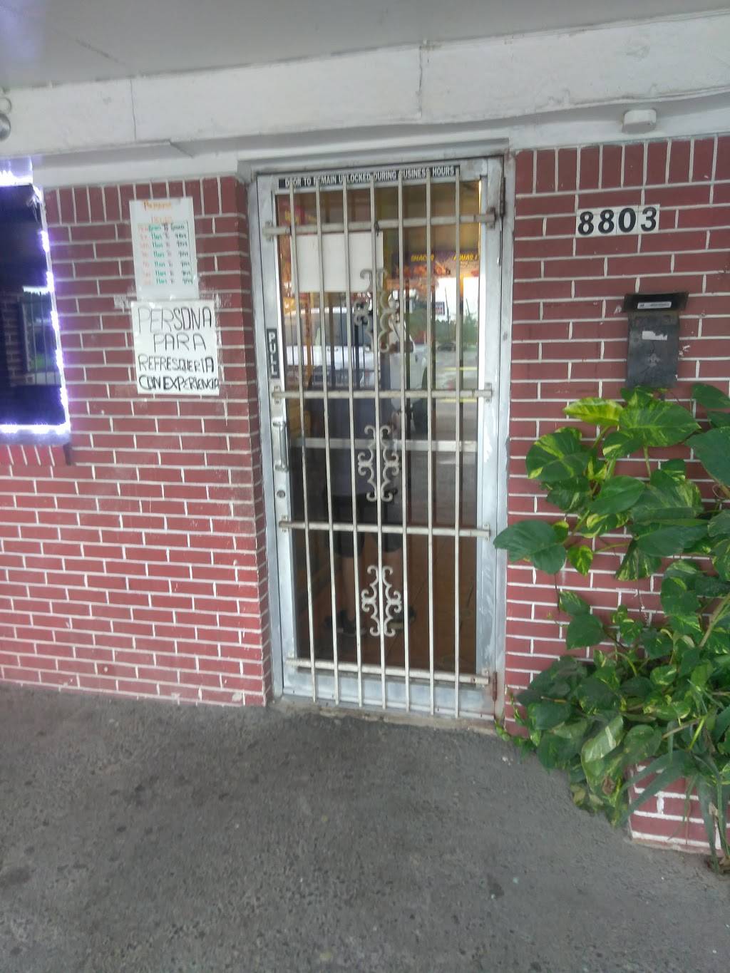 La Morenita | restaurant | 8803 Chatwood Dr, Houston, TX 77028, USA | 7134918610 OR +1 713-491-8610