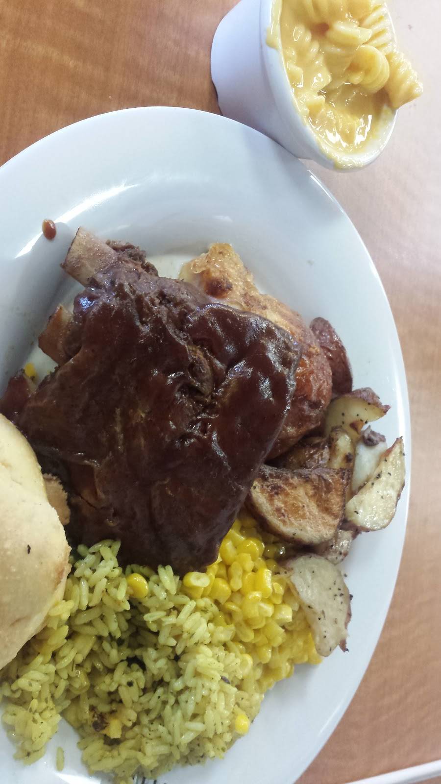 Boston Market | restaurant | 61 Newtown Rd, Danbury, CT 06810, USA | 2037924868 OR +1 203-792-4868