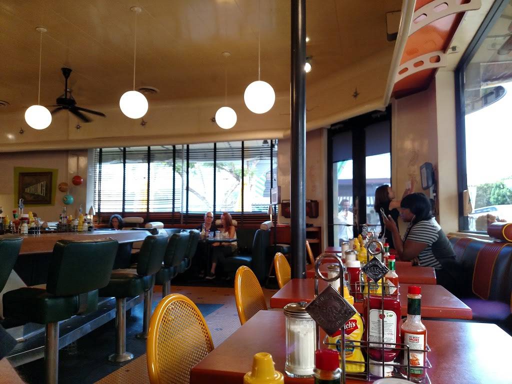 Fred 62 | restaurant | 1850 N Vermont Ave, Los Angeles, CA 90027, USA | 3236670062 OR +1 323-667-0062