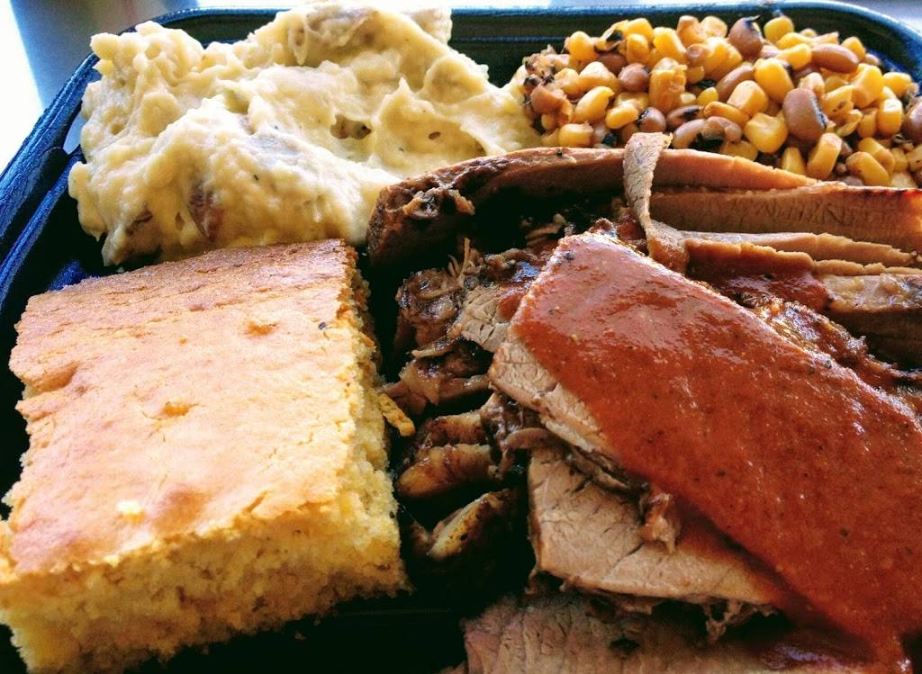 Blue Ribbon Barbecue | restaurant | 908 Massachusetts Ave, Arlington, MA 02476, USA | 7816487427 OR +1 781-648-7427