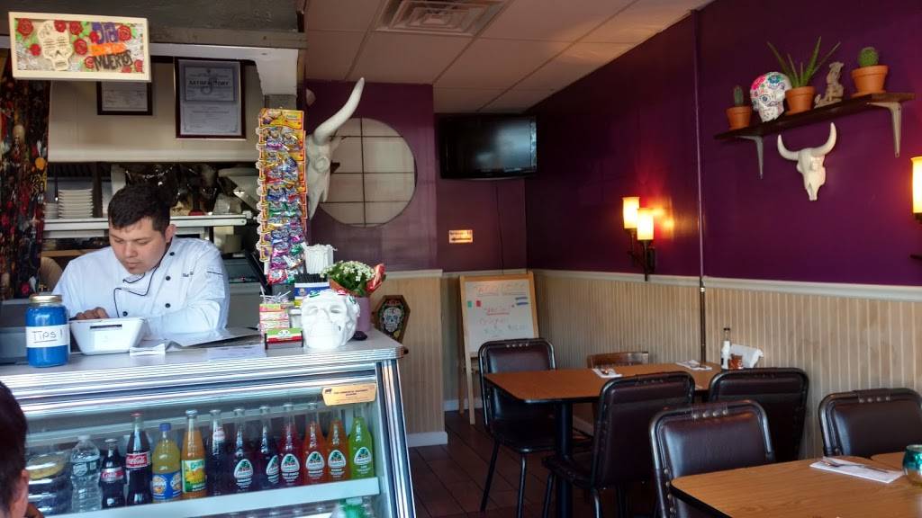J&Ls Taco Loco | restaurant | 254 Park Ave, East Rutherford, NJ 07073, USA | 2019330059 OR +1 201-933-0059