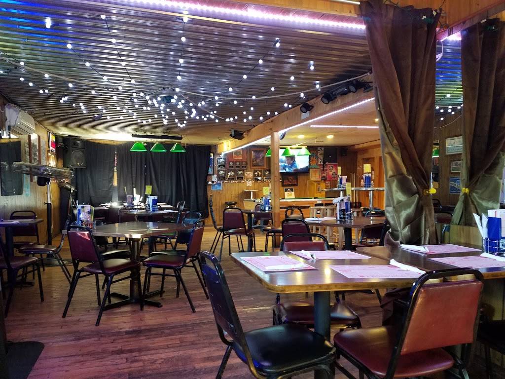 Curve Inn | restaurant | 10336 Blue Star Hwy, South Haven, MI 49090, USA | 2696375070 OR +1 269-637-5070