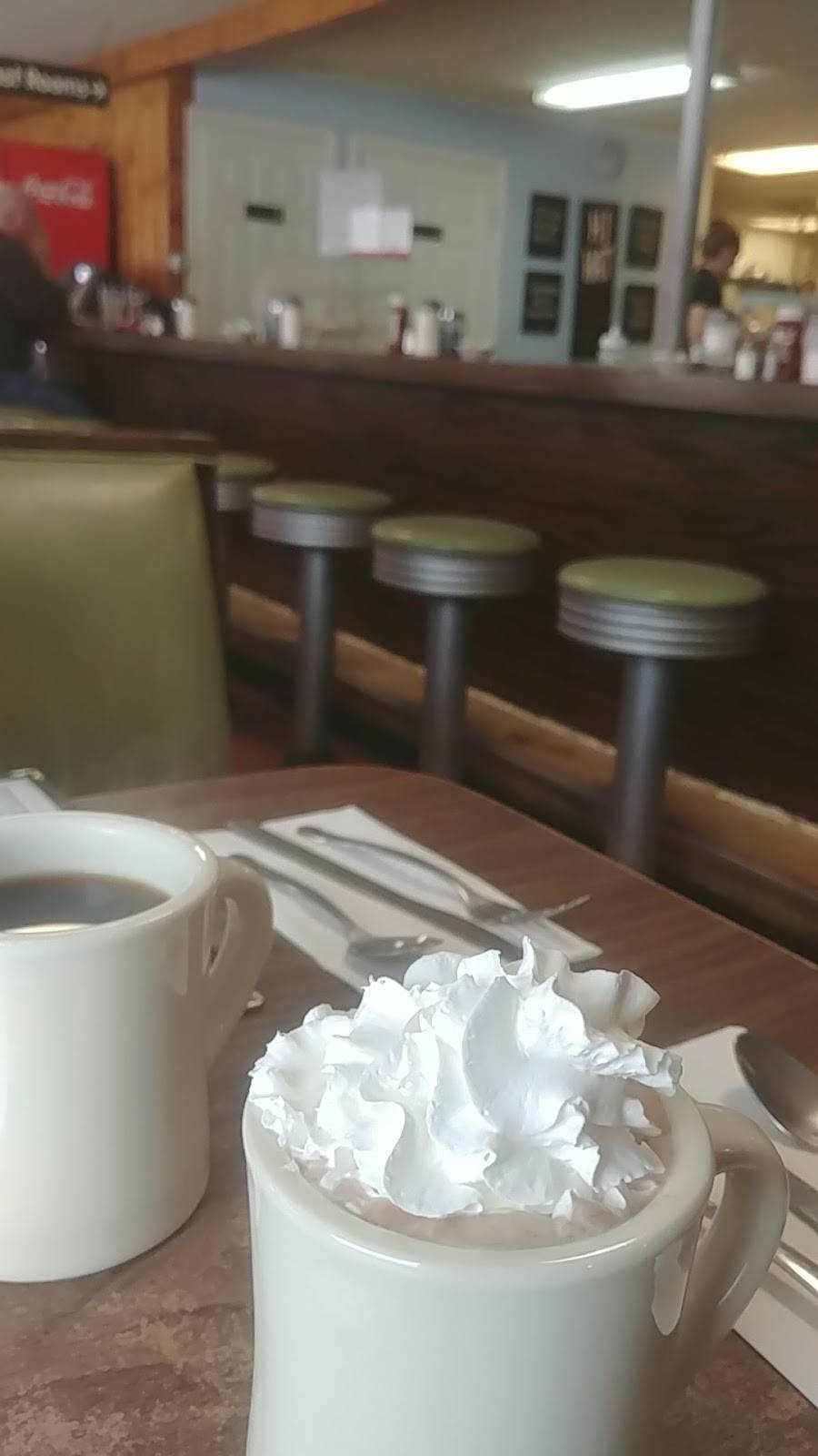 Hi-Hat Pancake House | bakery | 380 Maine Ave, Farmingdale, ME 04344, USA | 2075829842 OR +1 207-582-9842