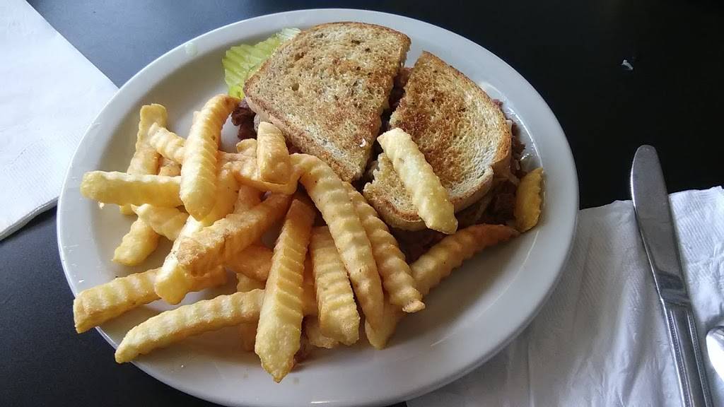 Donnas Dinner | restaurant | Eldon, MO 65026, USA | 5735578070 OR +1 573-557-8070