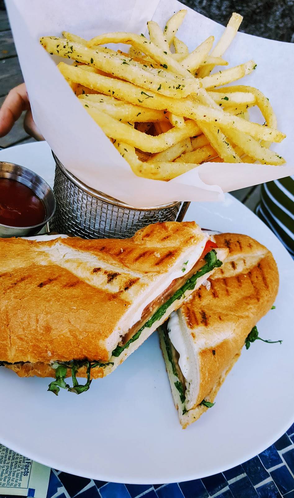 Waterdog Tavern | restaurant | 1015 Alameda de las Pulgas, Belmont, CA 94002, USA | 6506224642 OR +1 650-622-4642