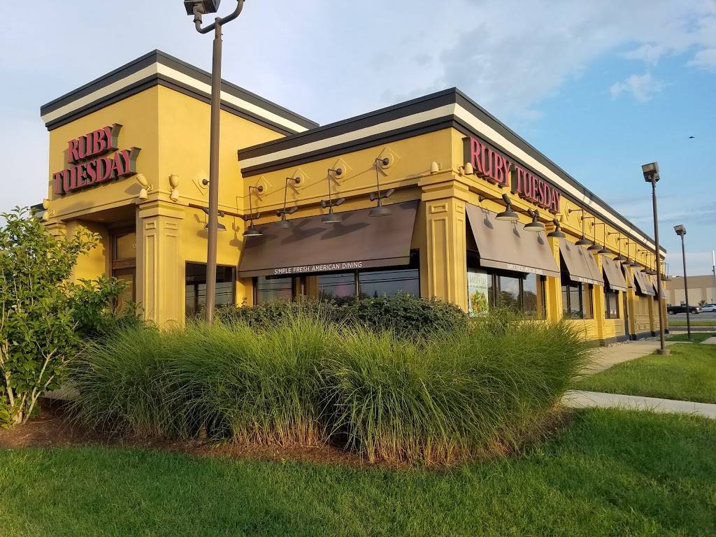 Ruby Tuesday | restaurant | 1003 Edwards Ferry Rd NE, Leesburg, VA 20176, USA | 7037714008 OR +1 703-771-4008