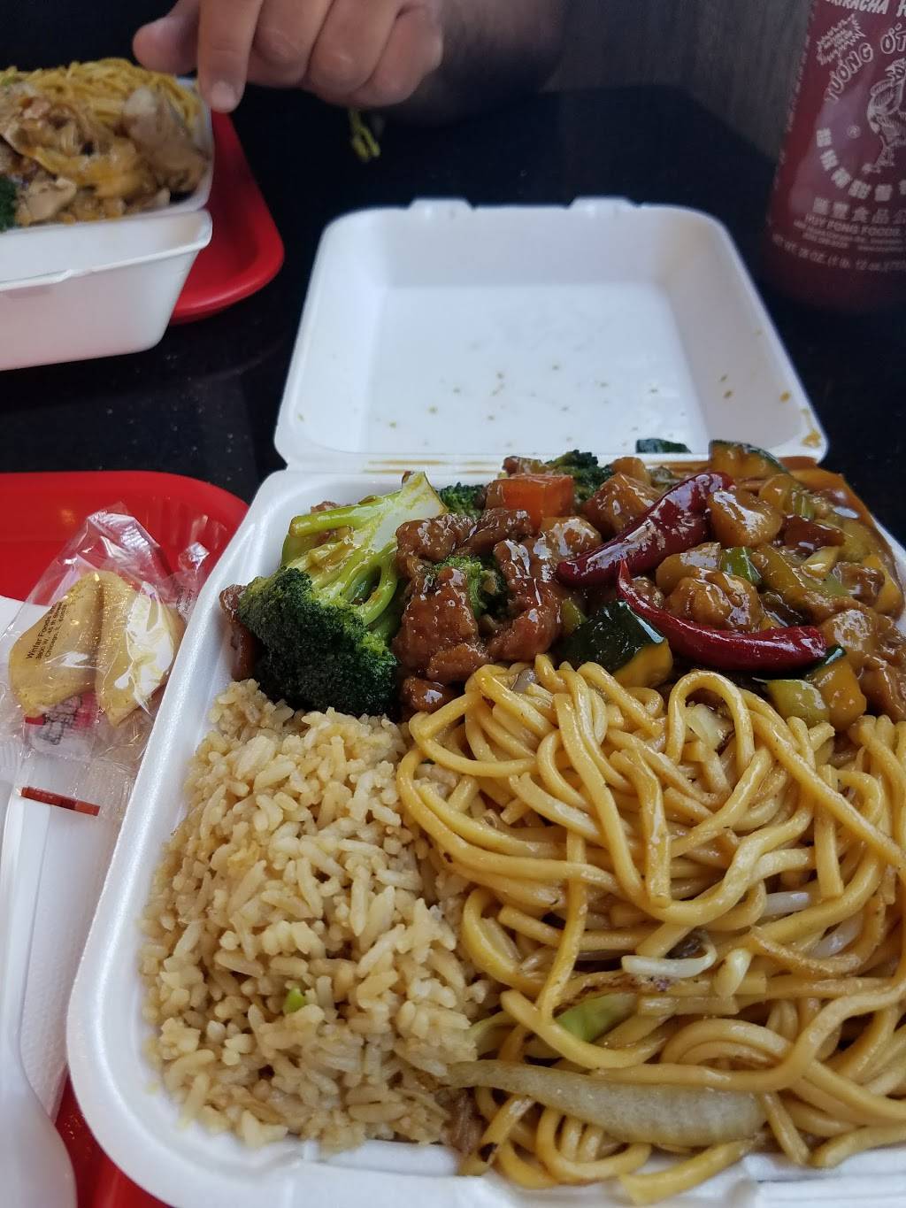 Chins Kitchen | restaurant | 1009 N Tustin St, Orange, CA 92867, USA | 7145388833 OR +1 714-538-8833