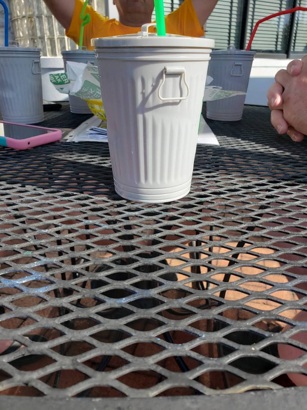 Quaker Steak & Lube | restaurant | 2900 Street Rd, Bensalem, PA 19020, USA | 2676099464 OR +1 267-609-9464