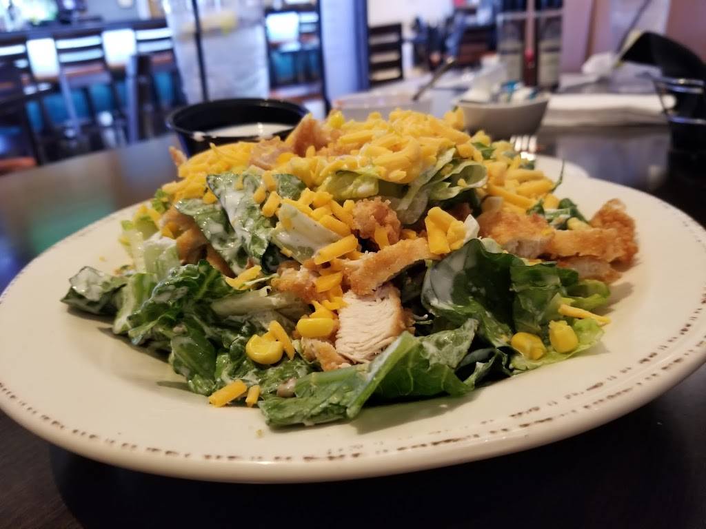 Highland House | restaurant | 2630 E Highland Rd, Highland Charter Twp, MI 48356, USA | 2488874161 OR +1 248-887-4161