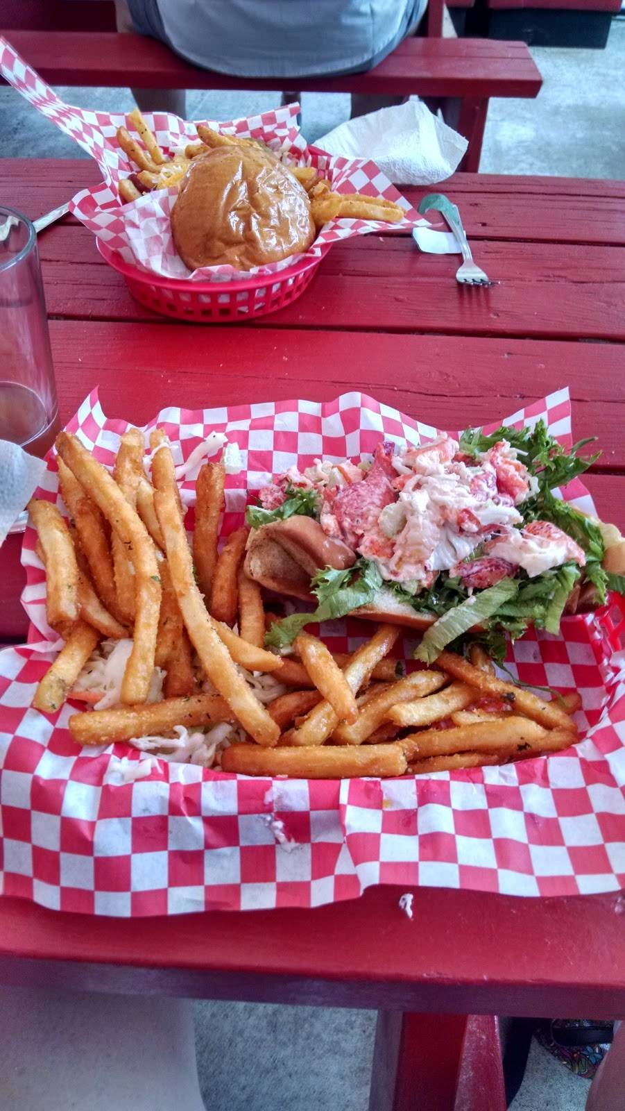 Tail O the Pup | restaurant | 1186 NY-86, Ray Brook, NY 12977, USA | 5188910777 OR +1 518-891-0777