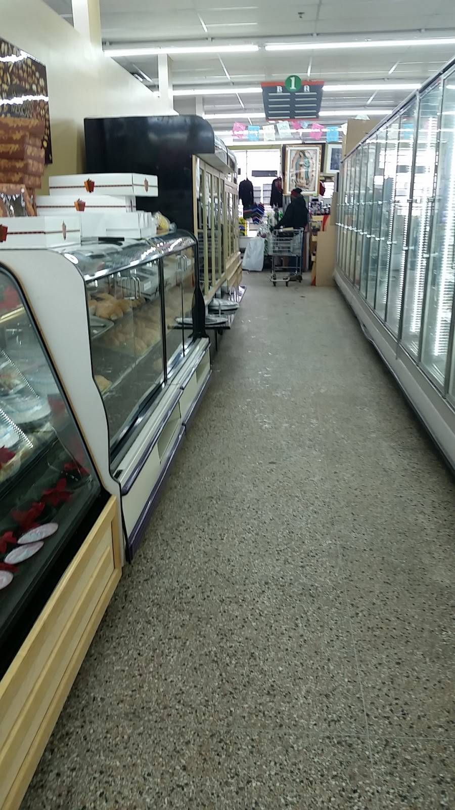 La Plaza Supermarket | restaurant | 13609 Lakewood Heights Blvd, Cleveland, OH 44107, USA | 2164768000 OR +1 216-476-8000