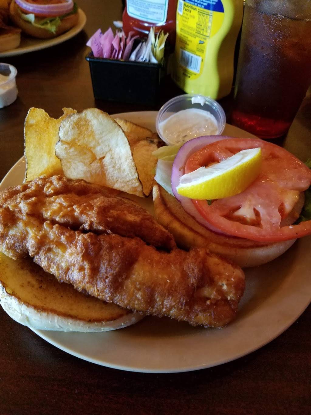 Street Meet The American Tavern | restaurant | Port Royal Plaza, D11, 95 Mathews Dr, Hilton Head Island, SC 29926, USA | 8438422570 OR +1 843-842-2570