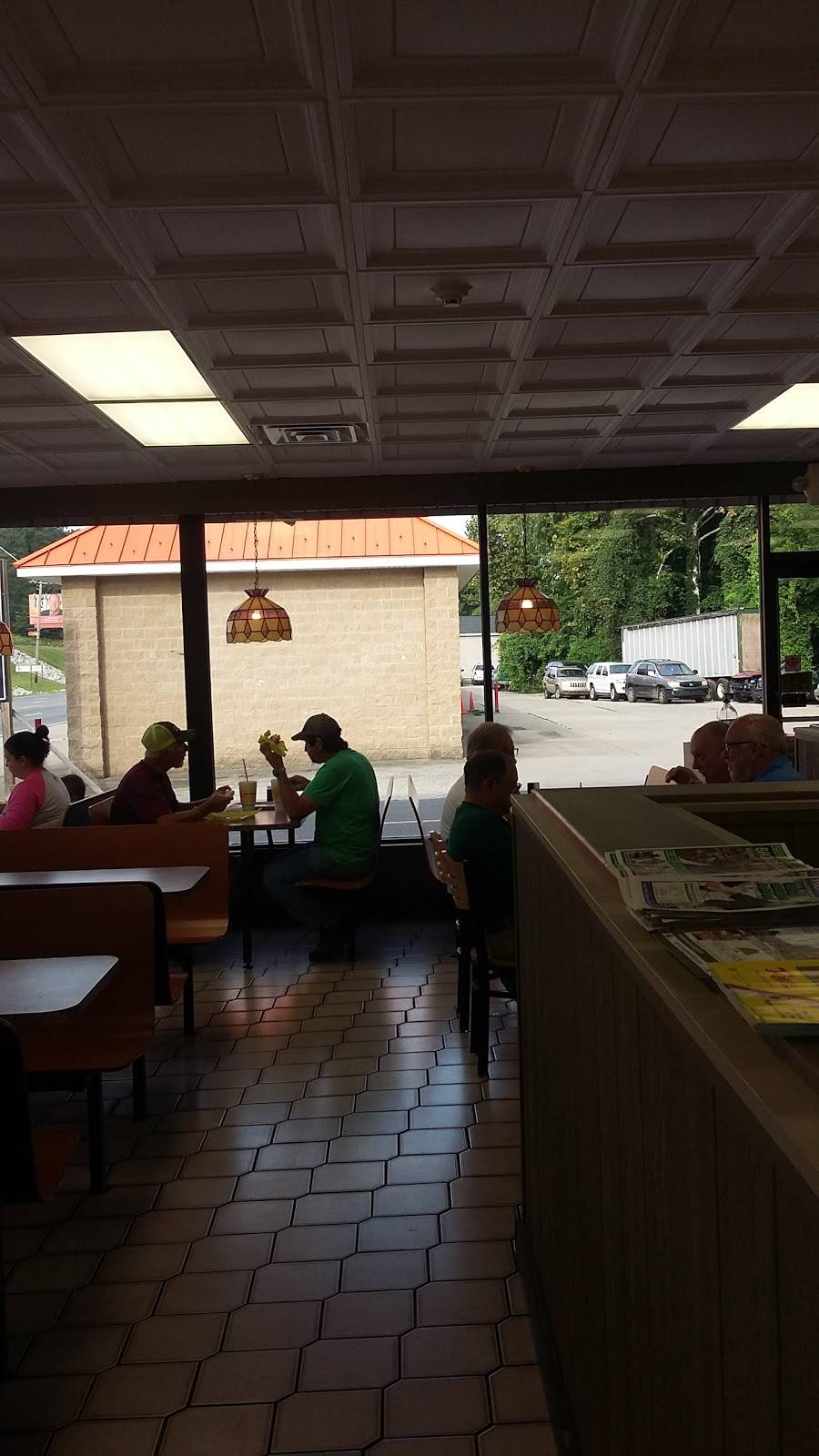 Tudors Biscuit World | restaurant | 422 29th St, Huntington, WV 25702, USA | 3045222787 OR +1 304-522-2787